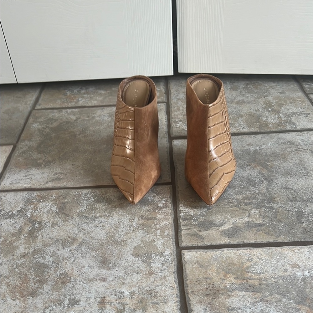 Gibson Latimer Tan Ankle Booties with Stiletto Heel